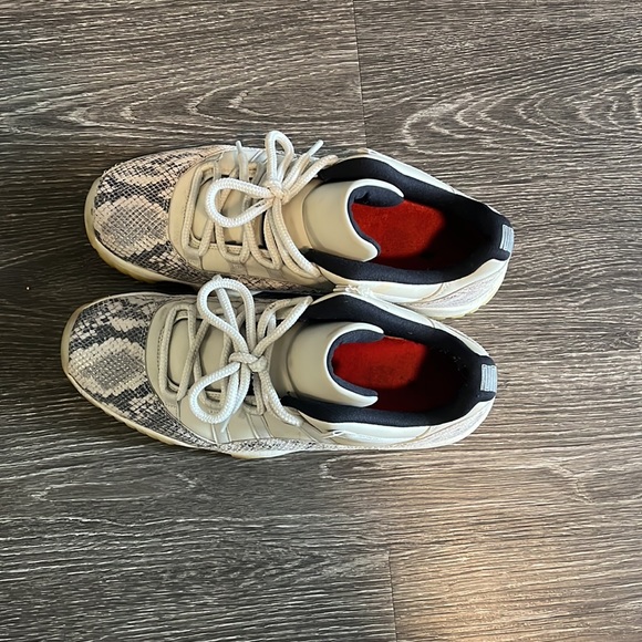 Air Jordan 11 low - Picture 3 of 6